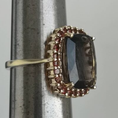 Garnet and smoky quartz ring