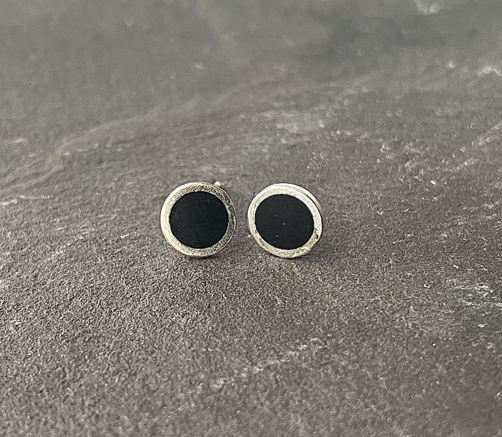 Black enamel silver studs - Image 3