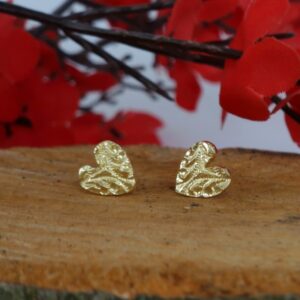 Wee 18ct gold heart studs