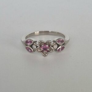 Stunning pink sapphire and diamond, platinium engagement ring - Image 2