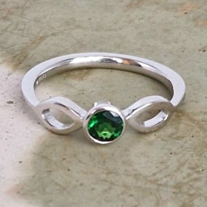 14ct white gold and stunning green tsarvorite garnet ring